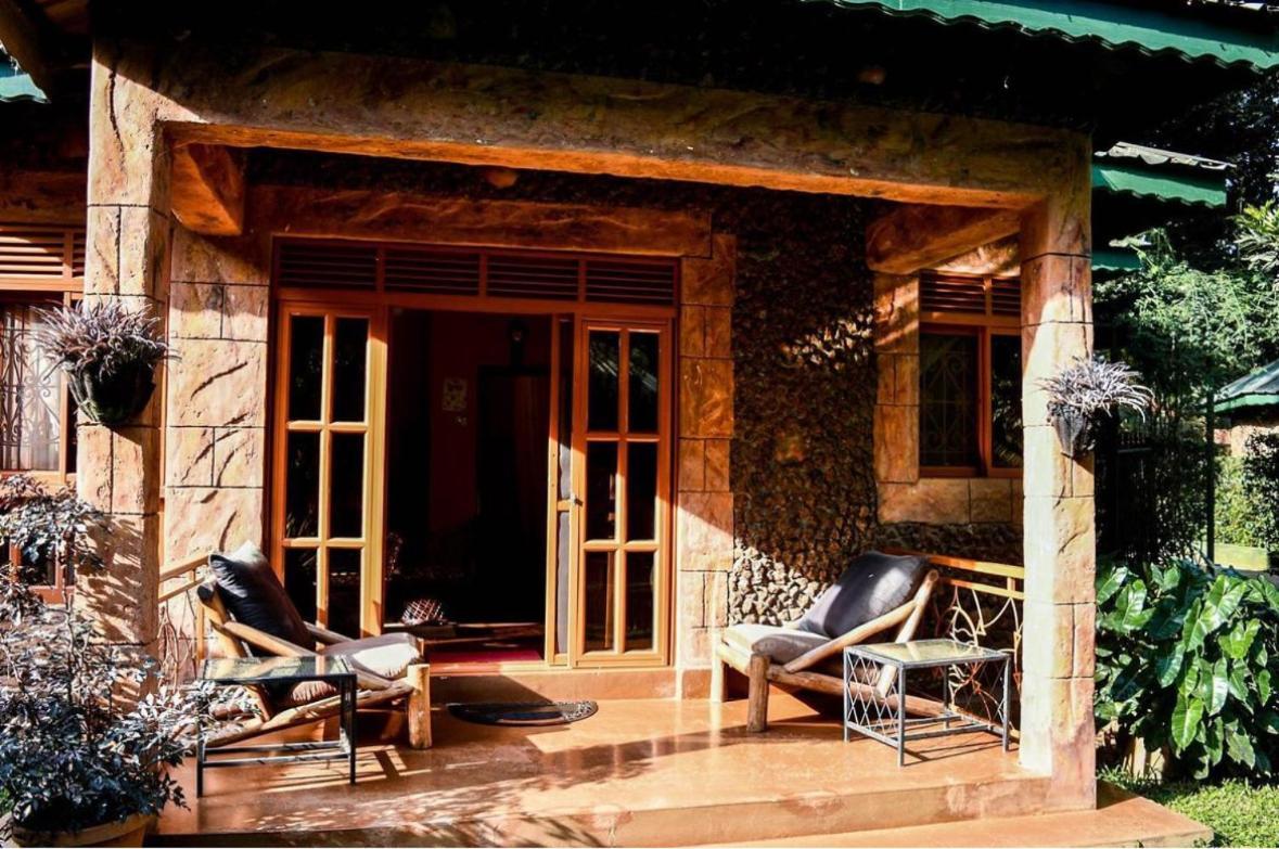 Country Lake Resort Garuga エンテベ エクステリア 写真