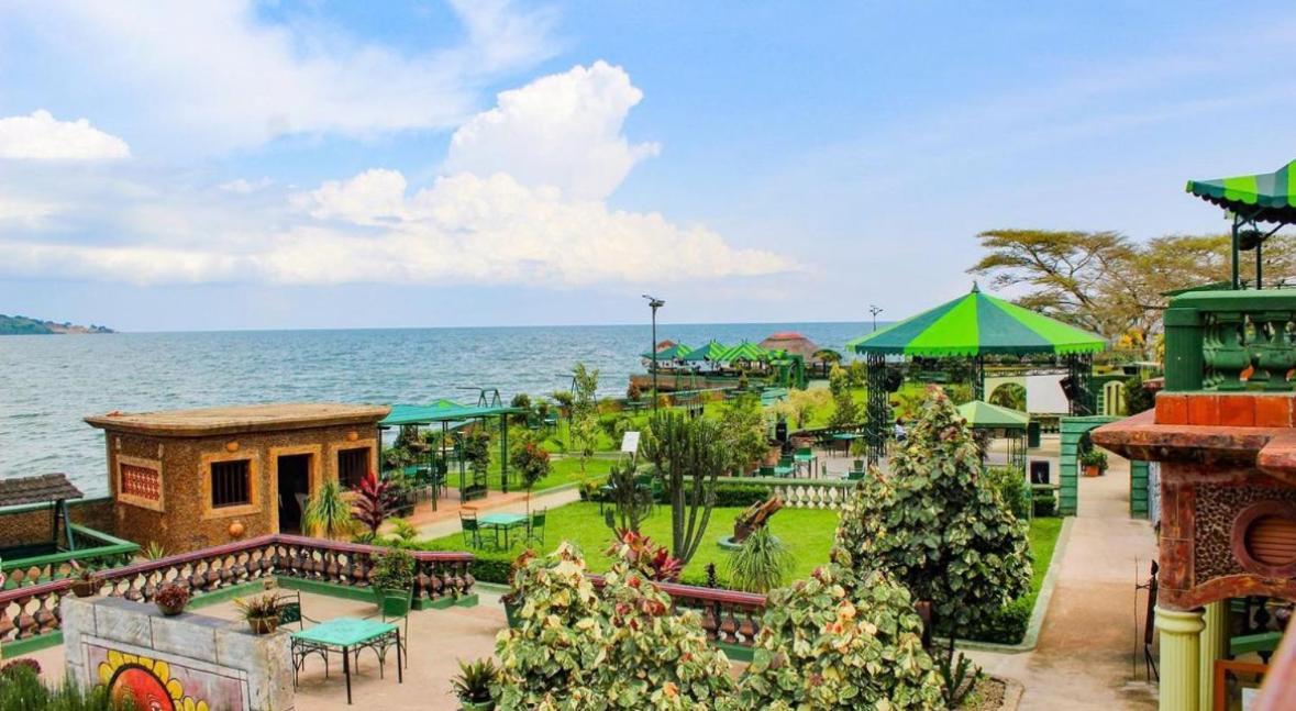 Country Lake Resort Garuga エンテベ エクステリア 写真