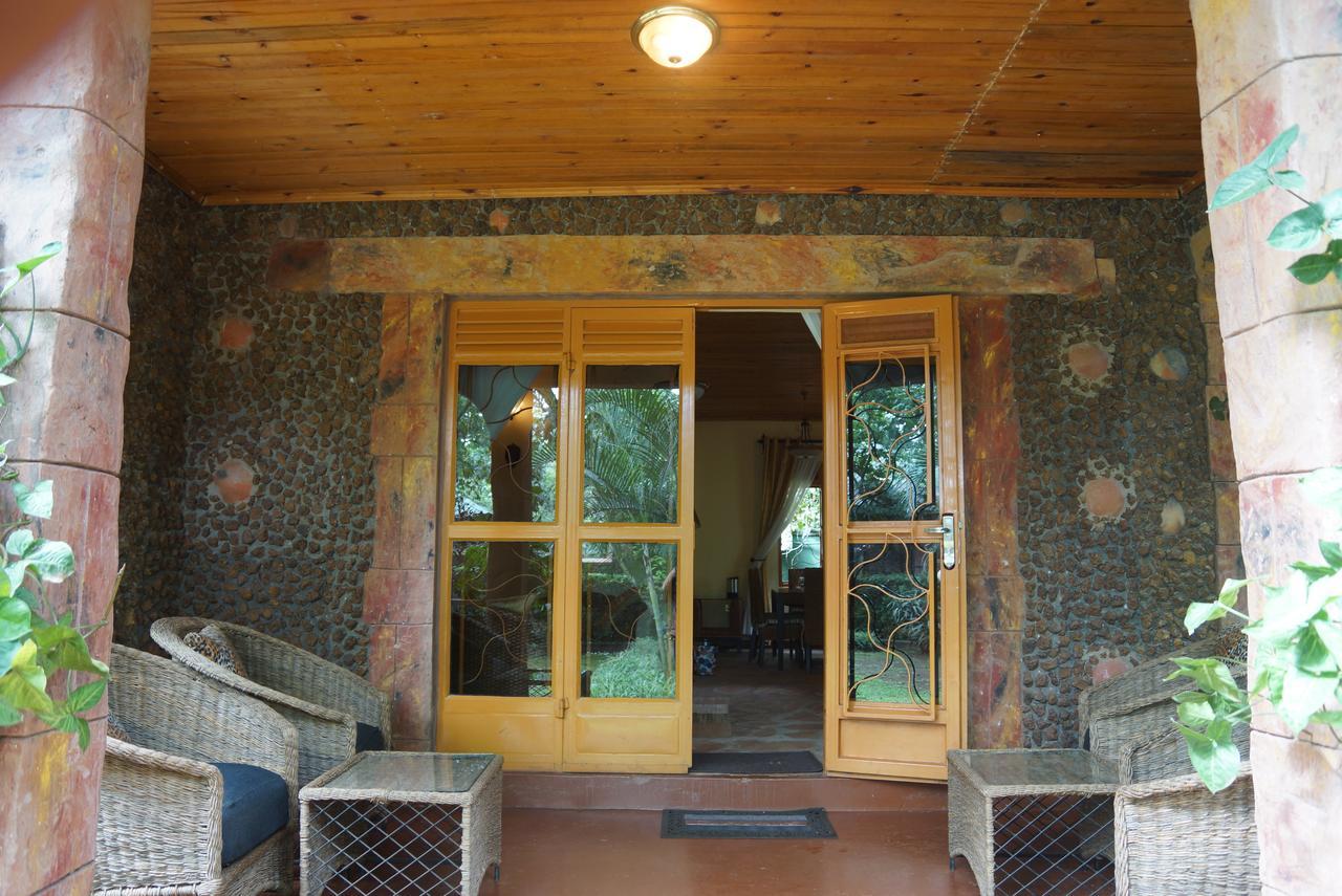 Country Lake Resort Garuga エンテベ エクステリア 写真