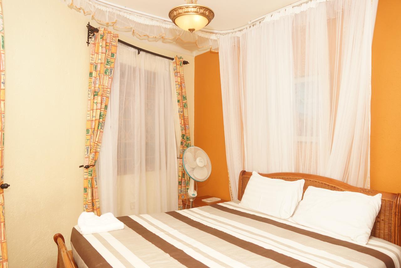 Country Lake Resort Garuga エンテベ エクステリア 写真